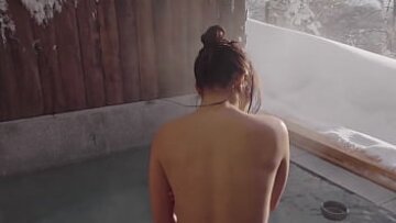 قضاء بعض الوقت مع Nacchi في onsen مثير – الهواة اليابانية مع صدور رائعة