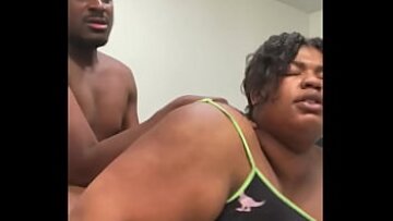 BBW MILF يعطي BBC العلاج الكبير ASS و صامى بصوت عال