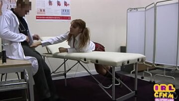 الكلية الموحدة في سن المراهقة الثلاثي مع الأطباء: اللسان الهواة والجنس