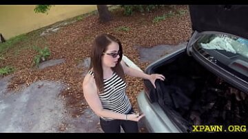 المبهرة سمراء الهواة يحصل مع ناب كبير، شاعر المليون الوجه، المتشددين اللسان، و handjob في متجر